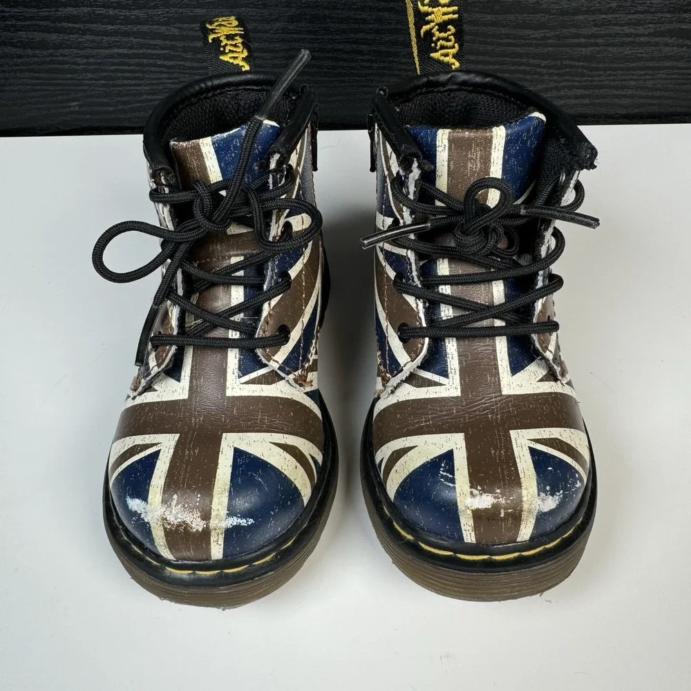 Dr  Martens Boots BRITISH FLAG Delaney Union Jack US 6 UNISEX Kids Toddler Laces